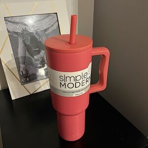 Simple Modern TREK 40oz Tumbler New🩷looks more pink  coral color